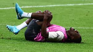 亚马尔父亲比赛中多次挑衅贝蒂斯球迷，最终被安保带走